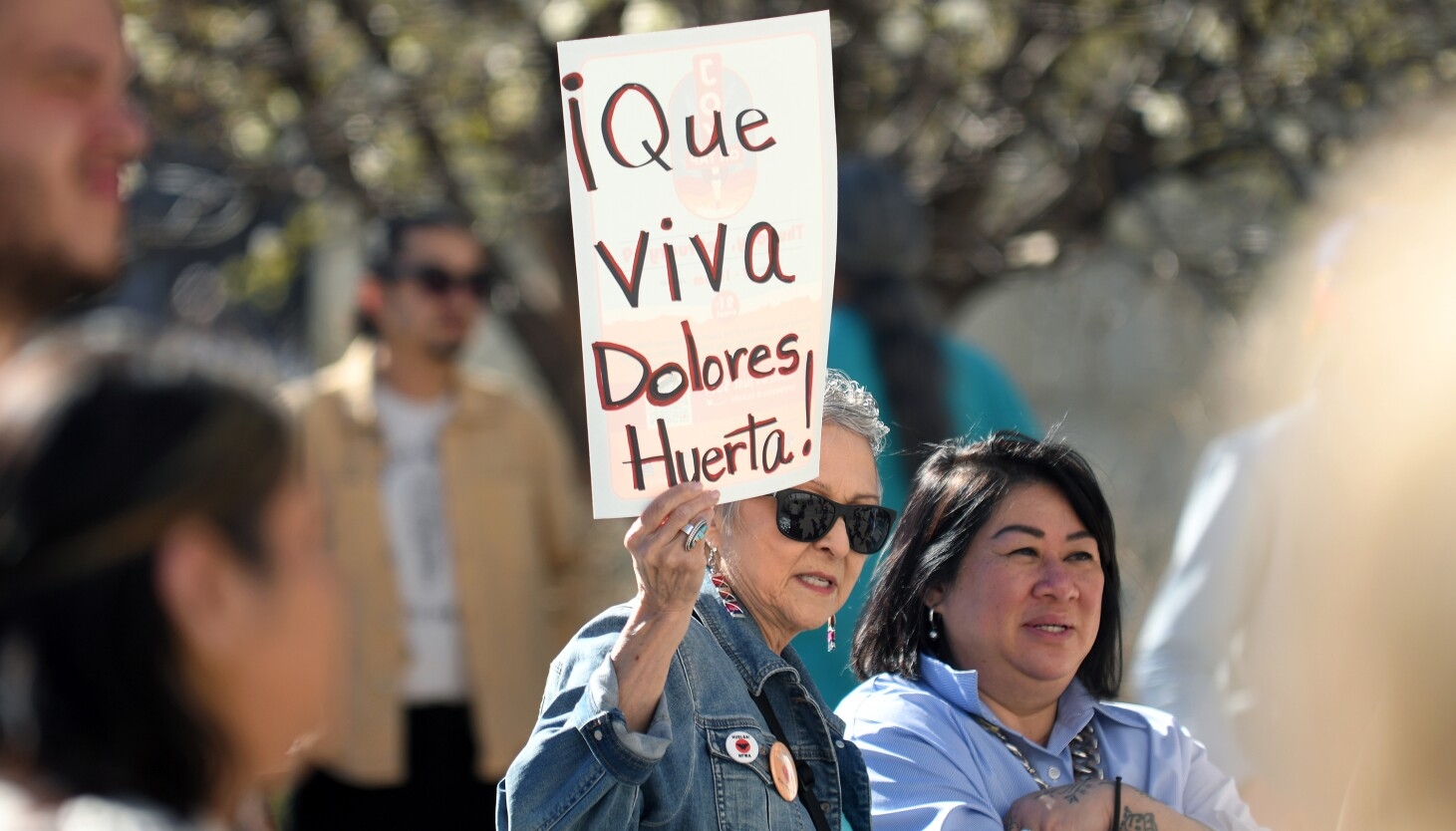 Dolores Huerta And Farmworkers Overshadowed By Cesar Chavez Finally Get Their Due Chicago Sun Times
