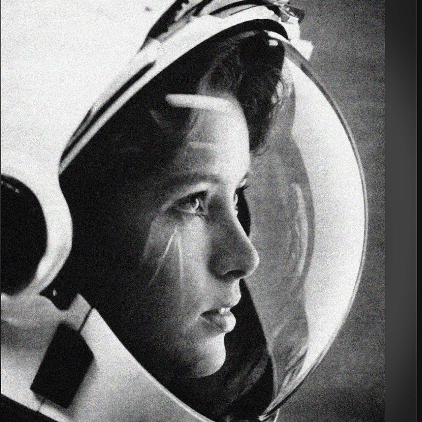 Wednesday November 5 2025 All Hail ANNA Lee Fisher First Mother In Space Jean amp Mike Do The New York Times Crossword Podcast Episode Podscan fm